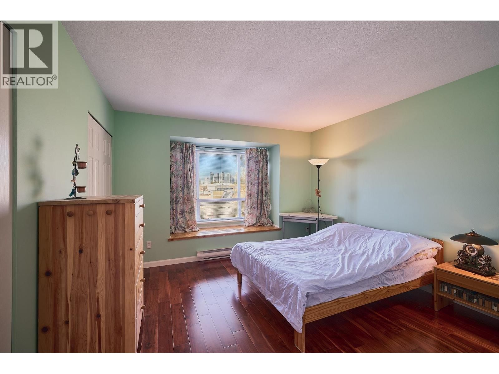 117 - 6588 SOUTHOAKS CRESCENT Image 14