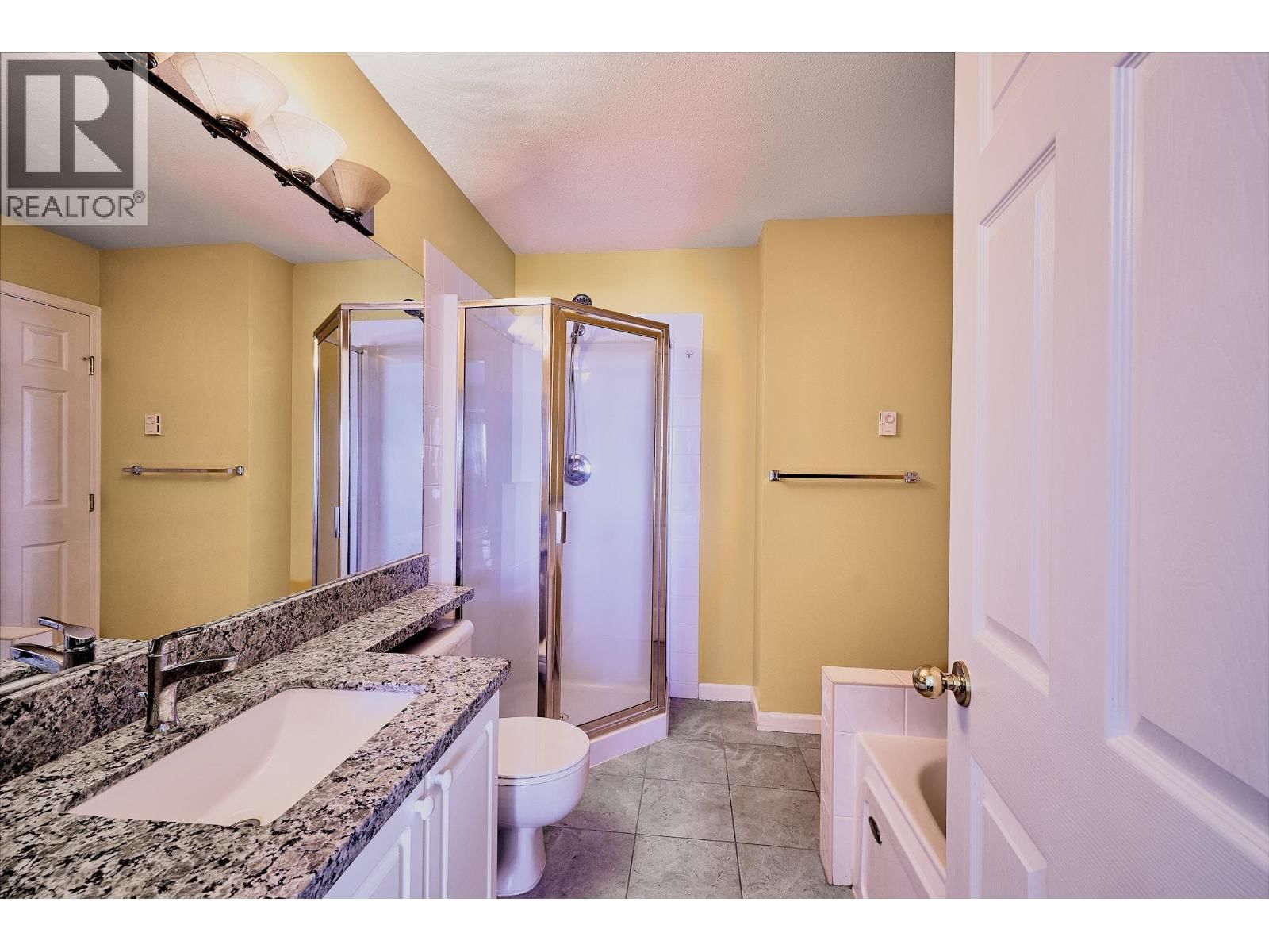 117 - 6588 SOUTHOAKS CRESCENT Image 16