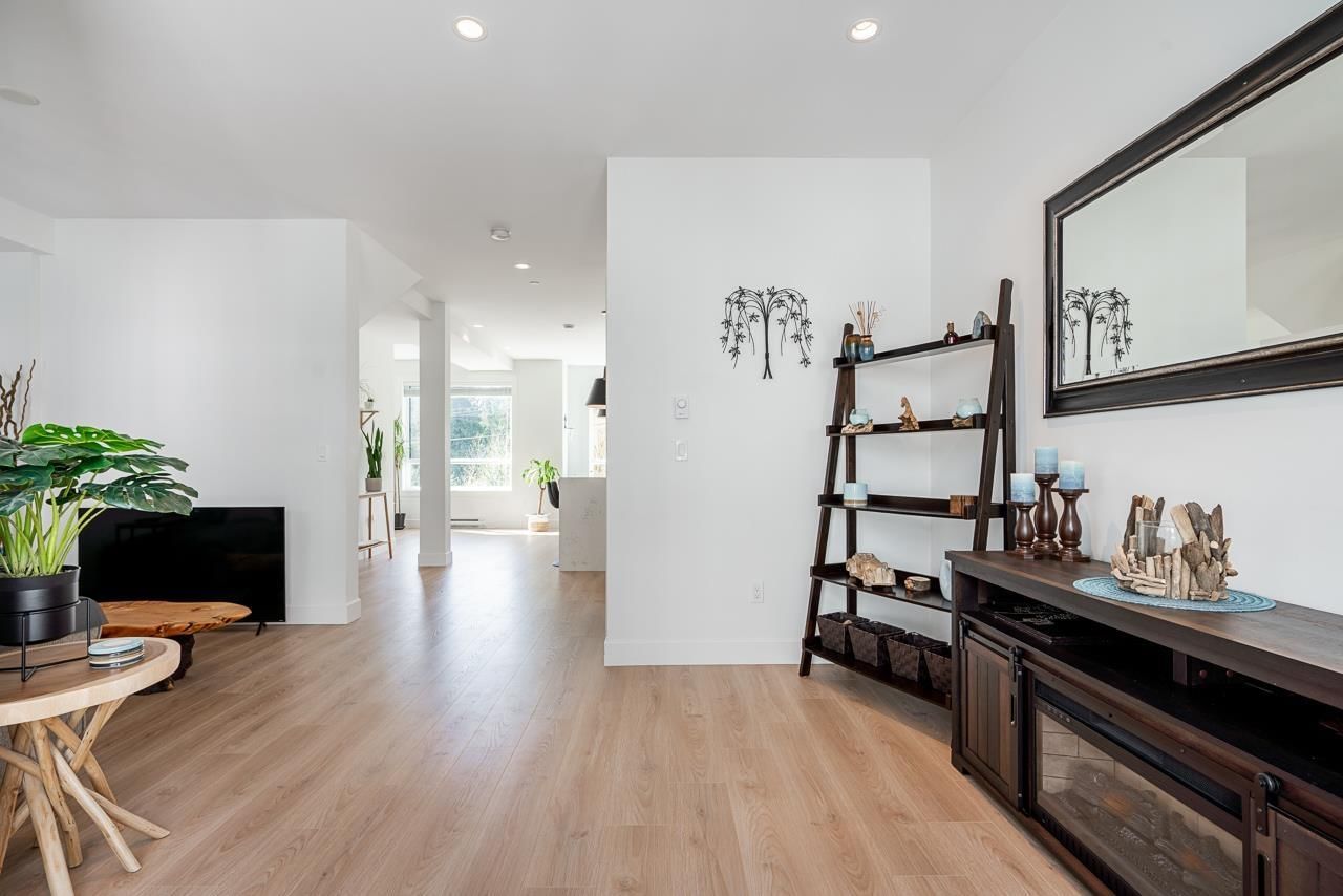 10 - 5476 BRYDON CRESCENT Image 12