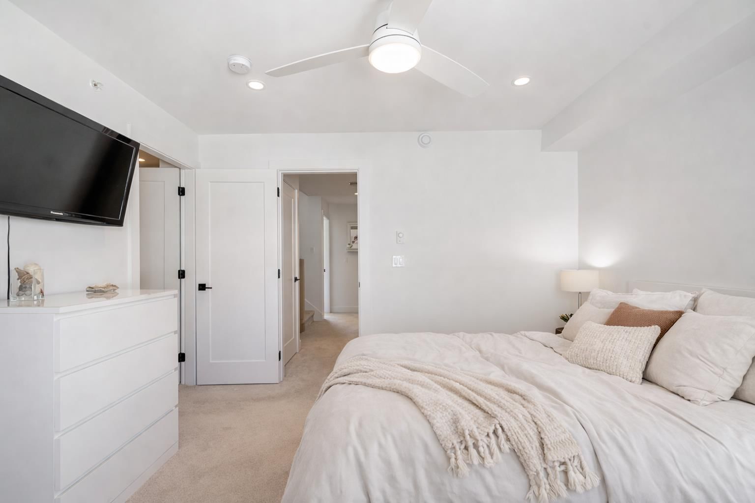 10 - 5476 BRYDON CRESCENT Image 17