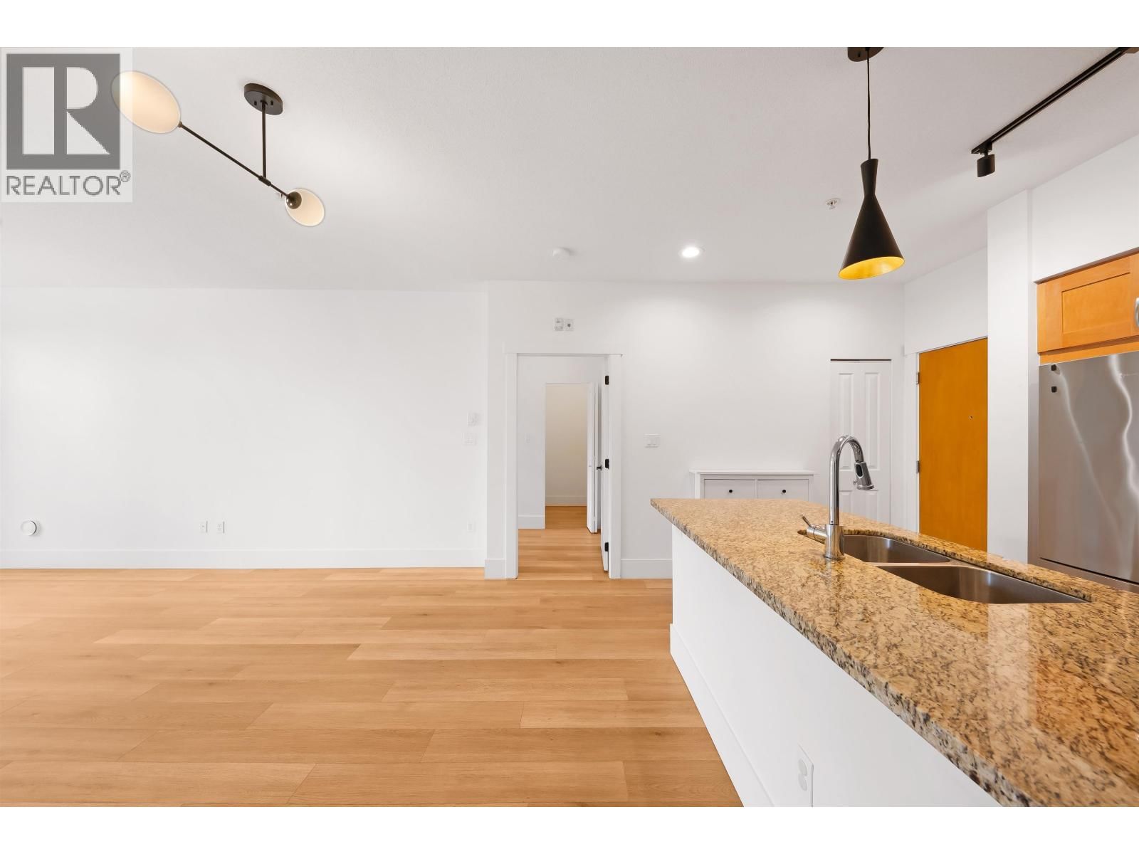 103 - 1111 27TH STREET Image 6