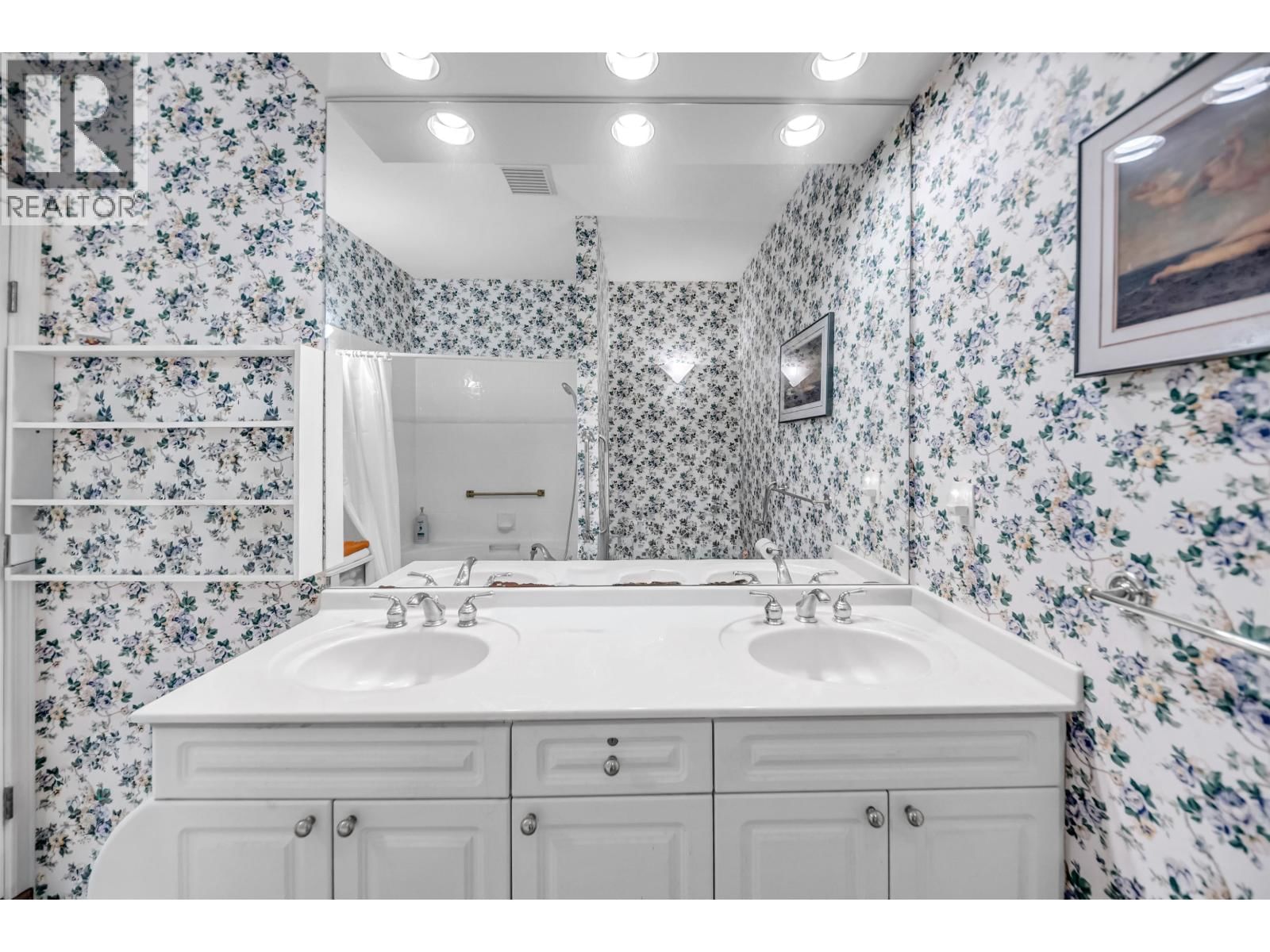 409 - 3098 GUILDFORD WAY Image 13