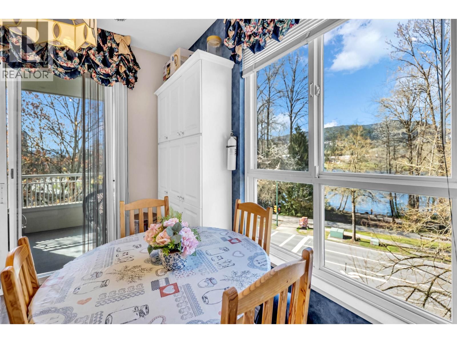 409 - 3098 GUILDFORD WAY Image 16