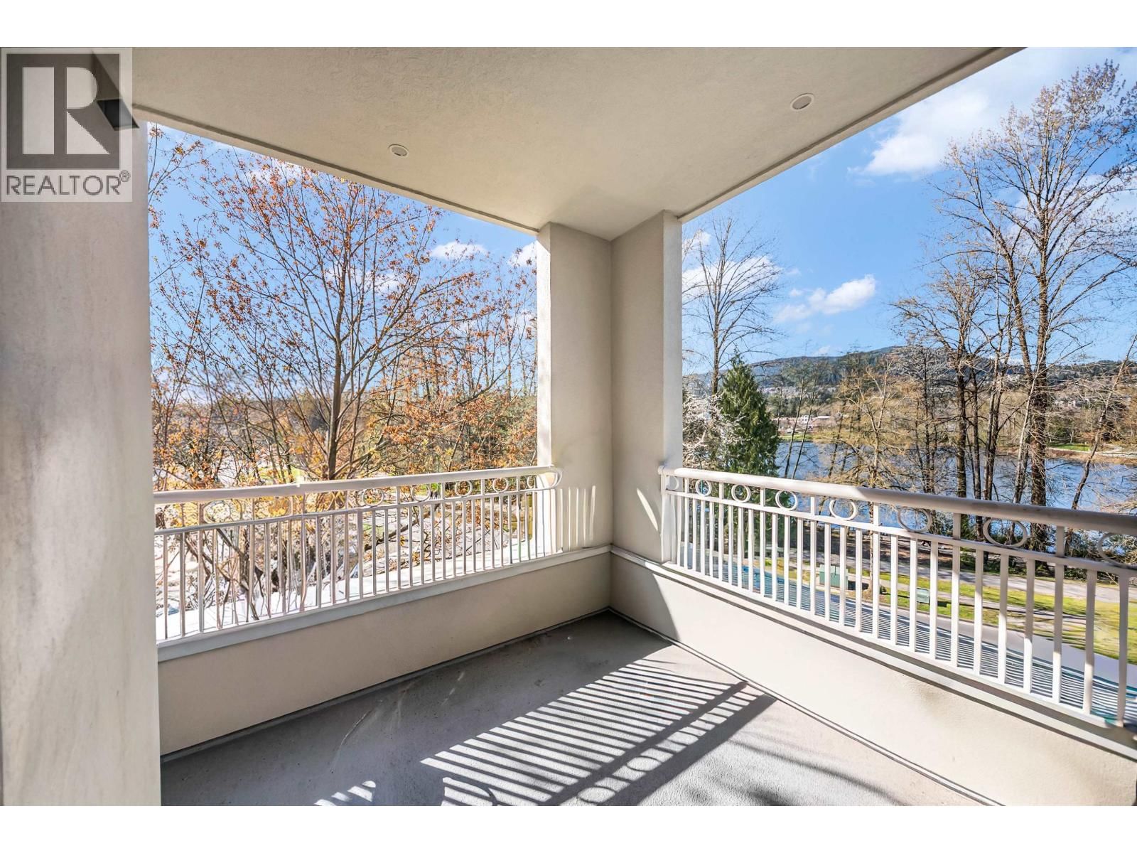 409 - 3098 GUILDFORD WAY Image 17