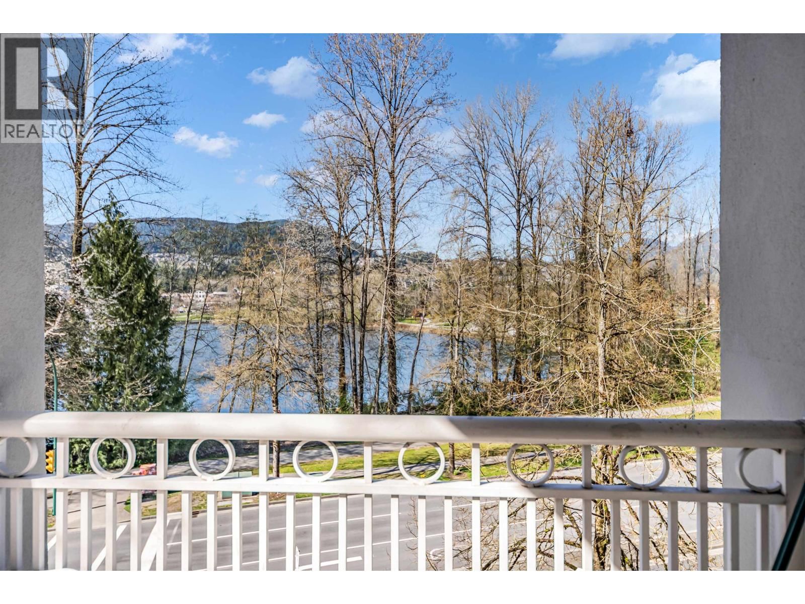 409 - 3098 GUILDFORD WAY Image 18