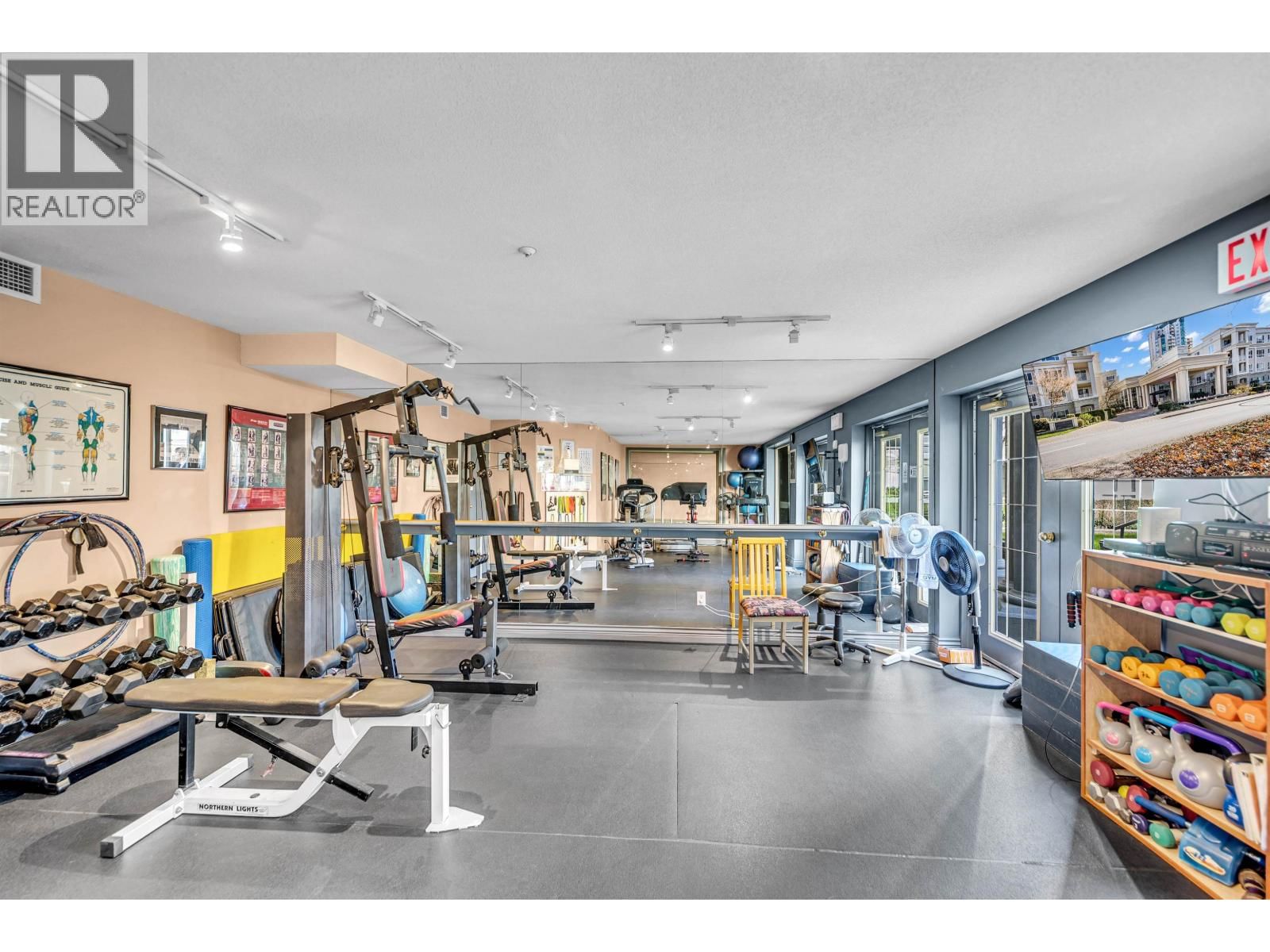 409 - 3098 GUILDFORD WAY Image 29