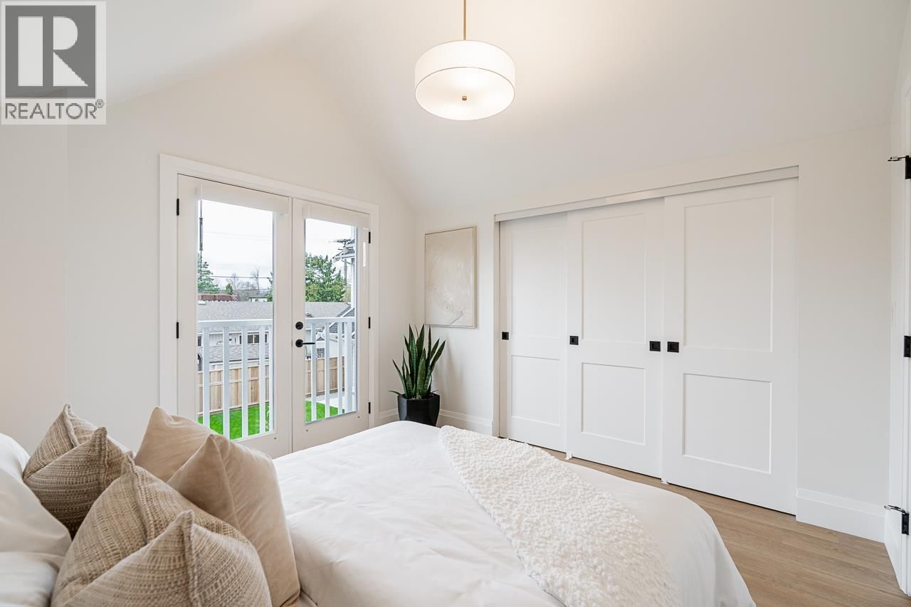 2 - 5411 CRESCENT DRIVE Image 36