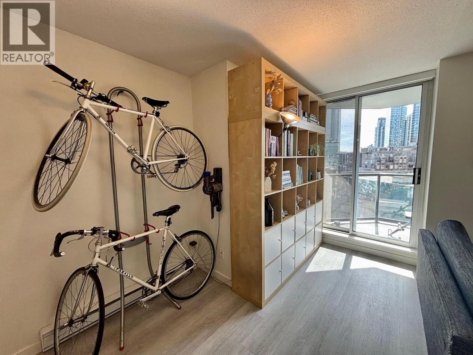 809 - 1212 HOWE STREET Image 6