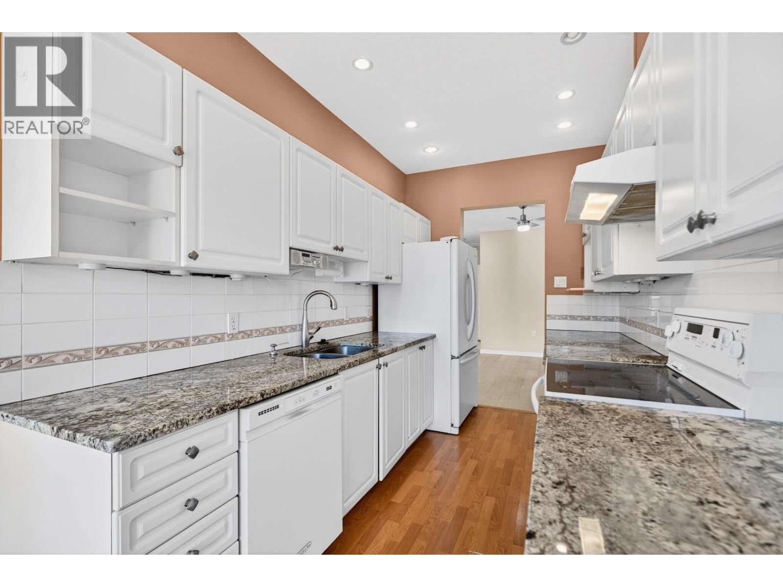 207 - 8775 JONES ROAD Image 10