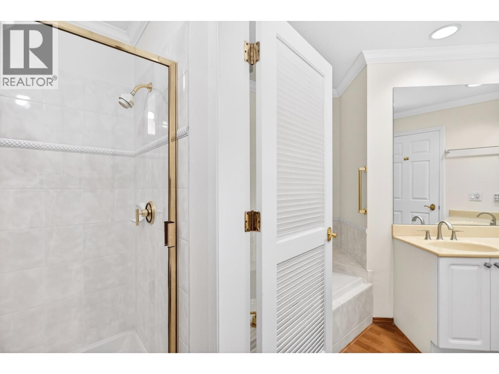 207 - 8775 JONES ROAD Image 21