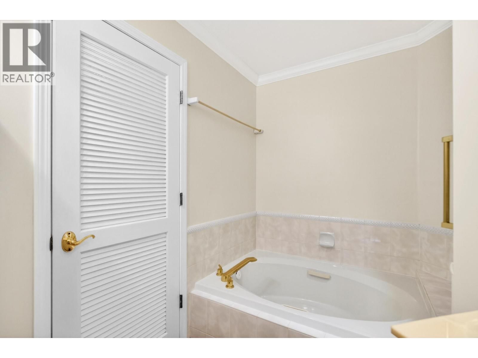 207 - 8775 JONES ROAD Image 22