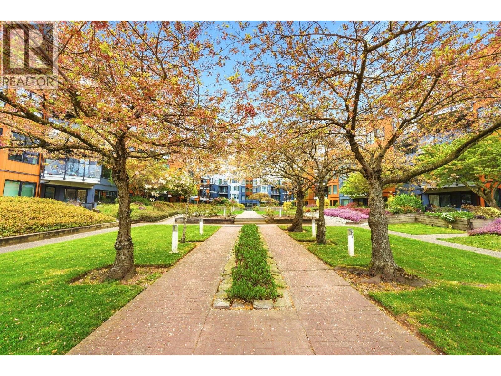 108 - 1150 QUAYSIDE DRIVE Image 33