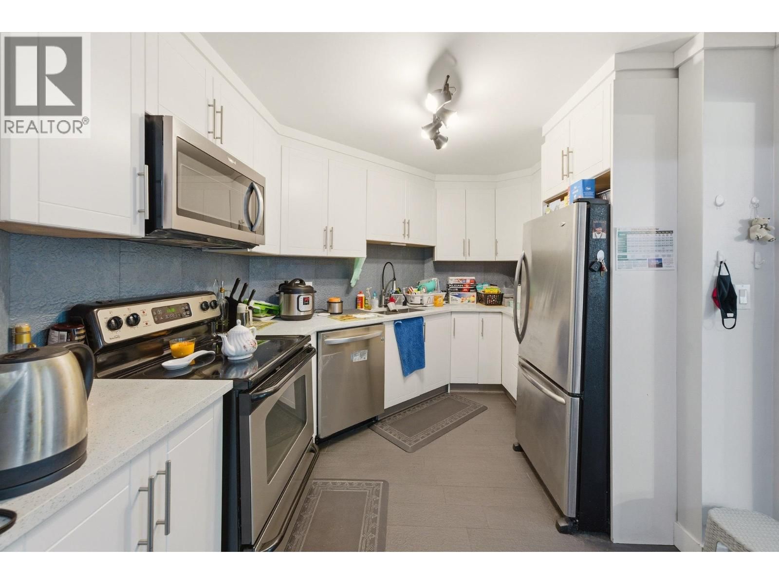 108 - 1150 QUAYSIDE DRIVE Image 9