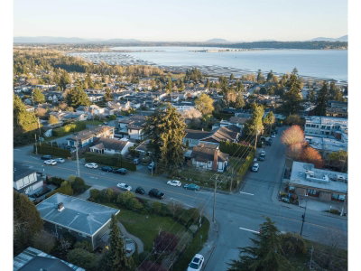15663 BUENA VISTA Avenue | White Rock British Columbia | Slide Image Eight