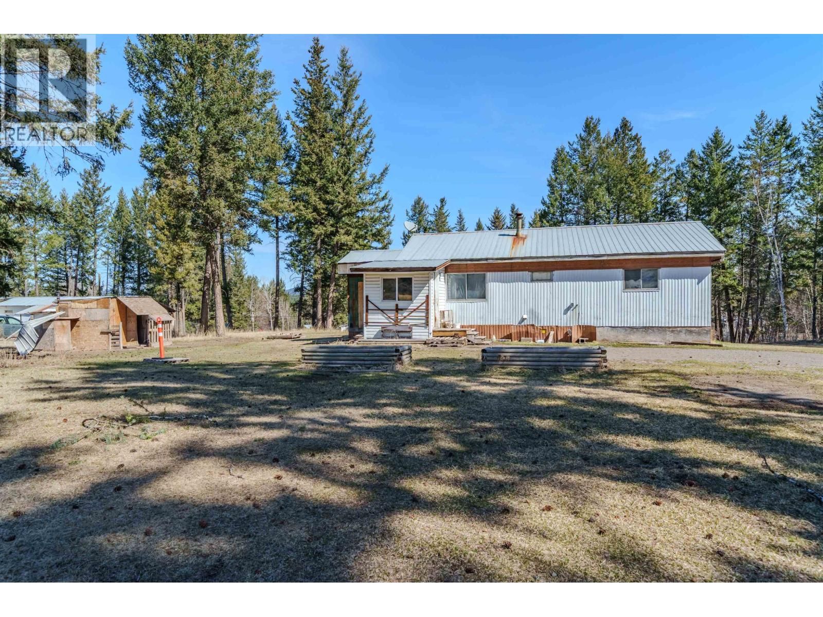 5469 SAUNDERS CRESCENT Image 1
