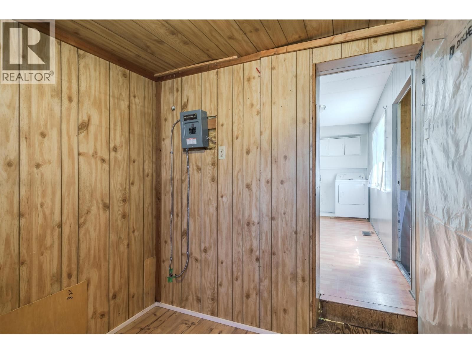 5469 SAUNDERS CRESCENT Image 14