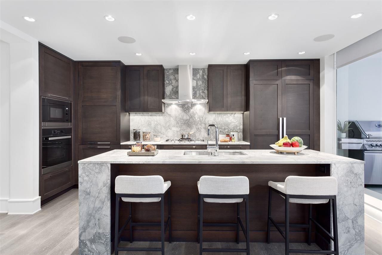 1905 - 1500 MARTIN STREET Image 4