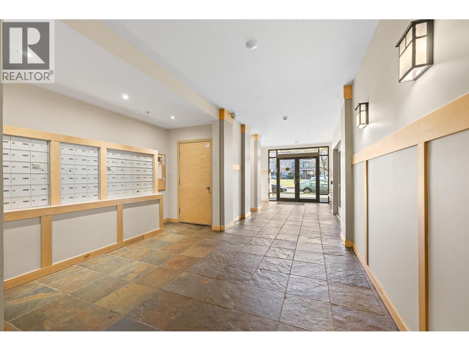 417 - 7089 MONT ROYAL SQUARE Image 28