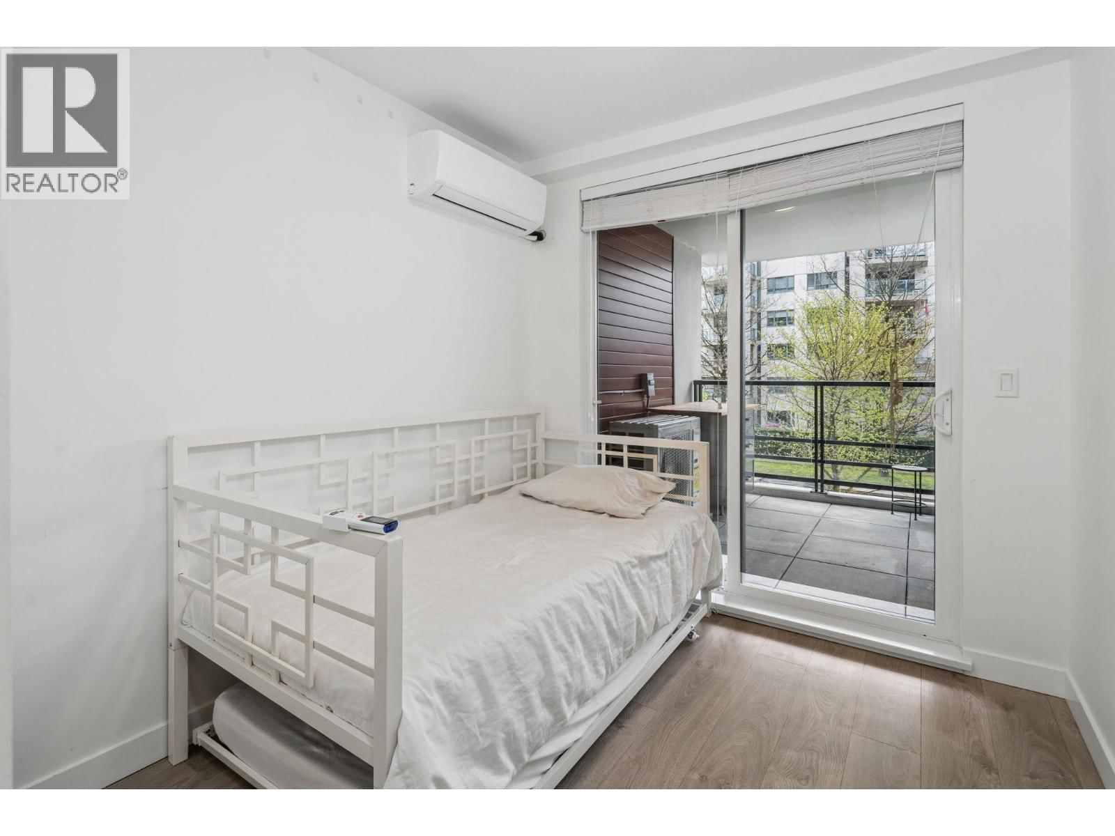 TH4 - 128 8TH STREET Image 13