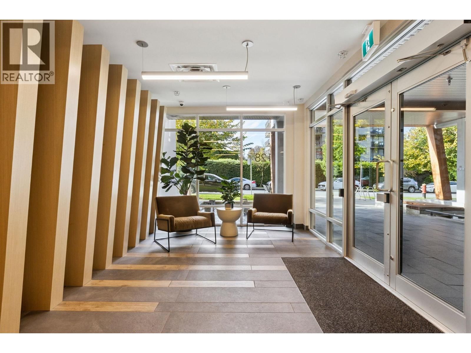 TH4 - 128 8TH STREET Image 17