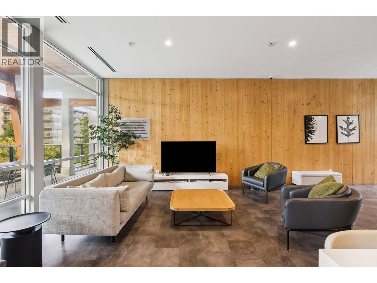 TH4 - 128 8TH STREET Image 18