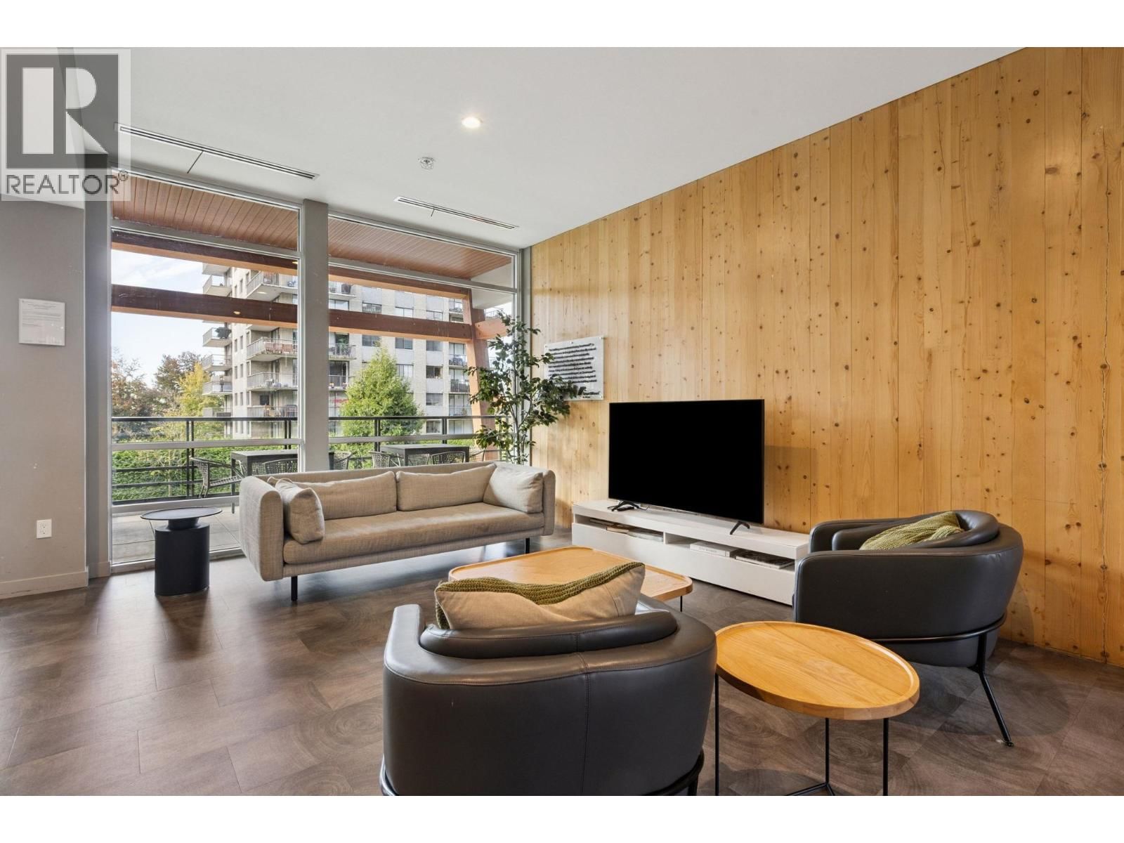 TH4 - 128 8TH STREET Image 20