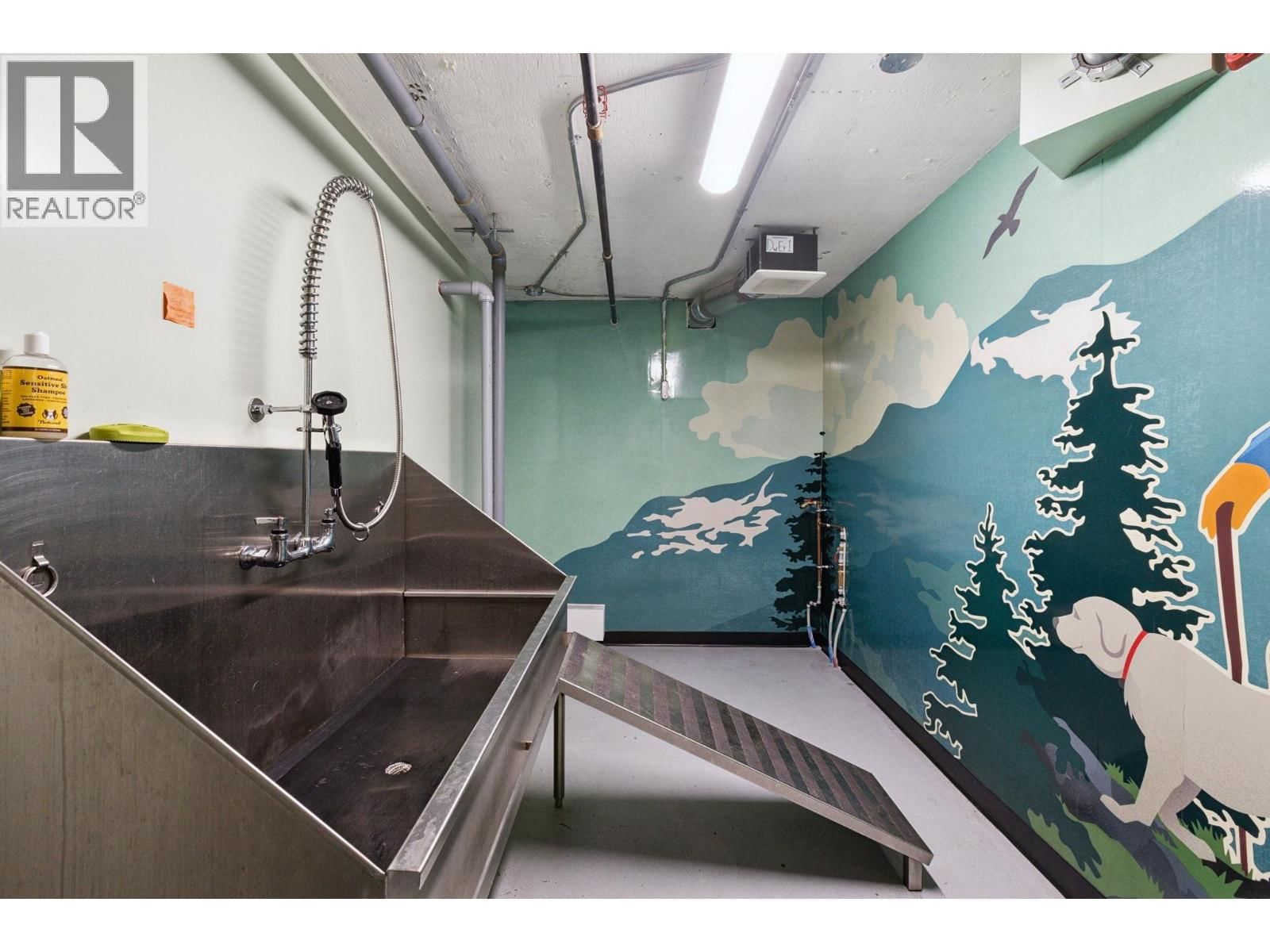 TH4 - 128 8TH STREET Image 24