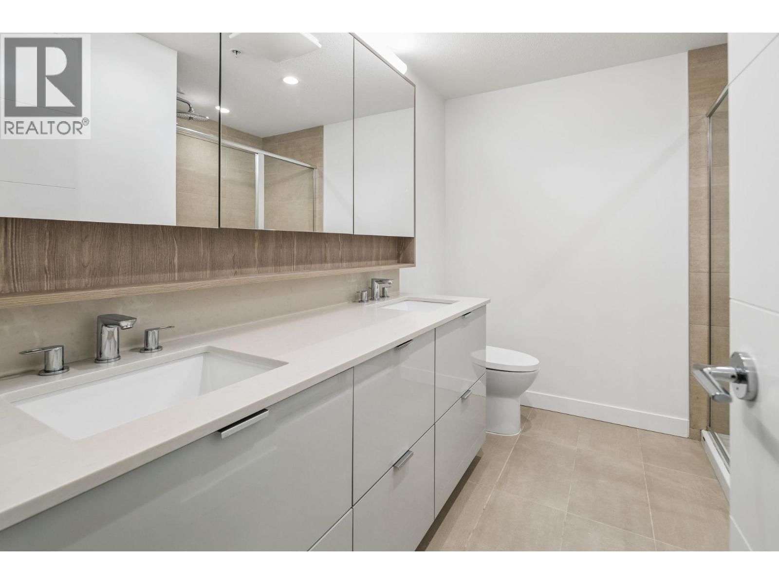 TH4 - 128 8TH STREET Image 27