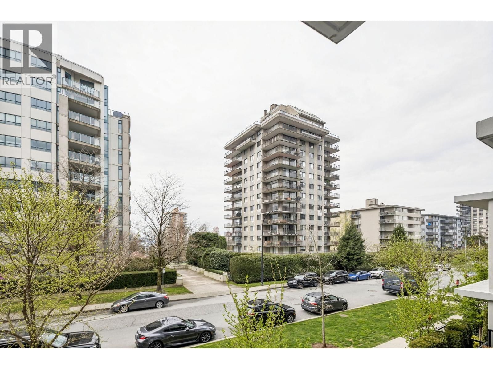 TH4 - 128 8TH STREET Image 31