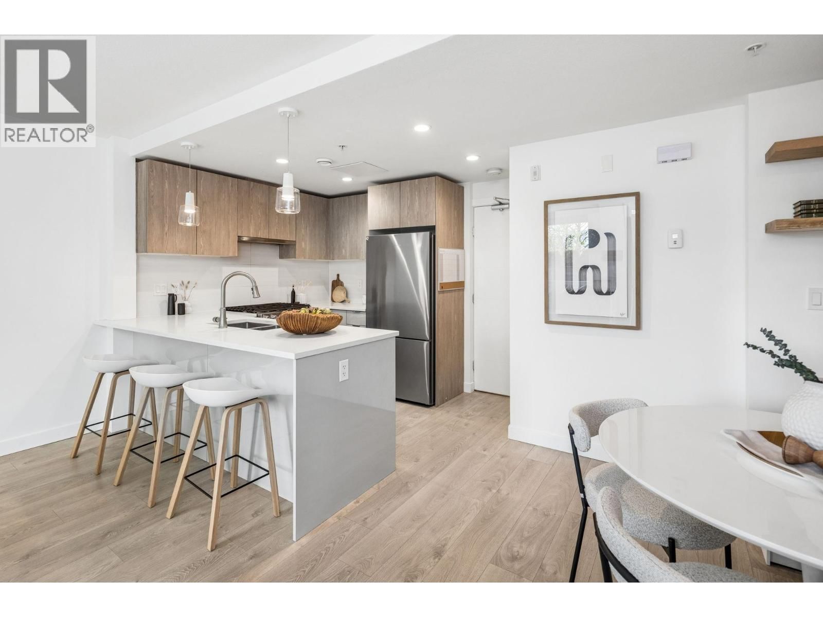 TH4 - 128 8TH STREET Image 6