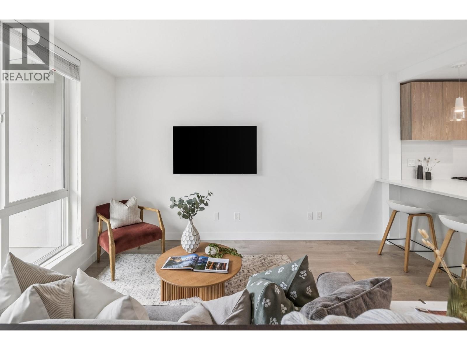 TH4 - 128 8TH STREET Image 8