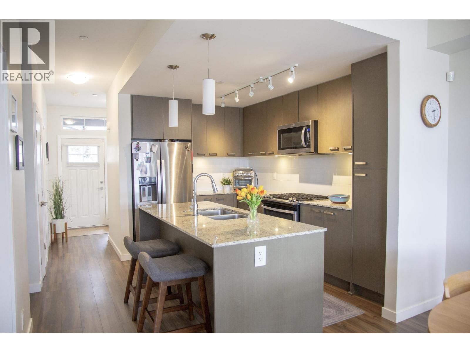 5915 BEACHGATE LANE Image 2