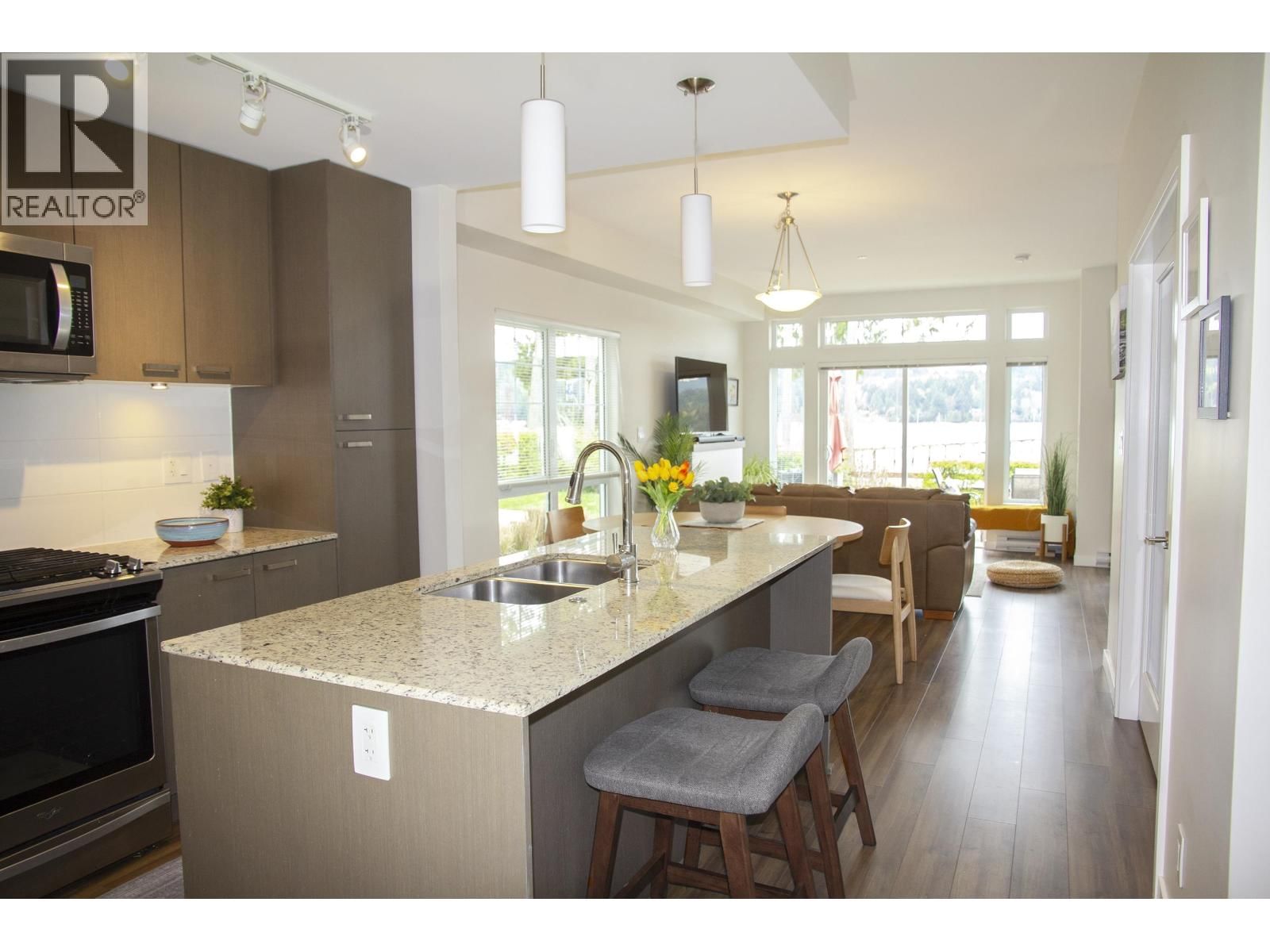 5915 BEACHGATE LANE Image 3