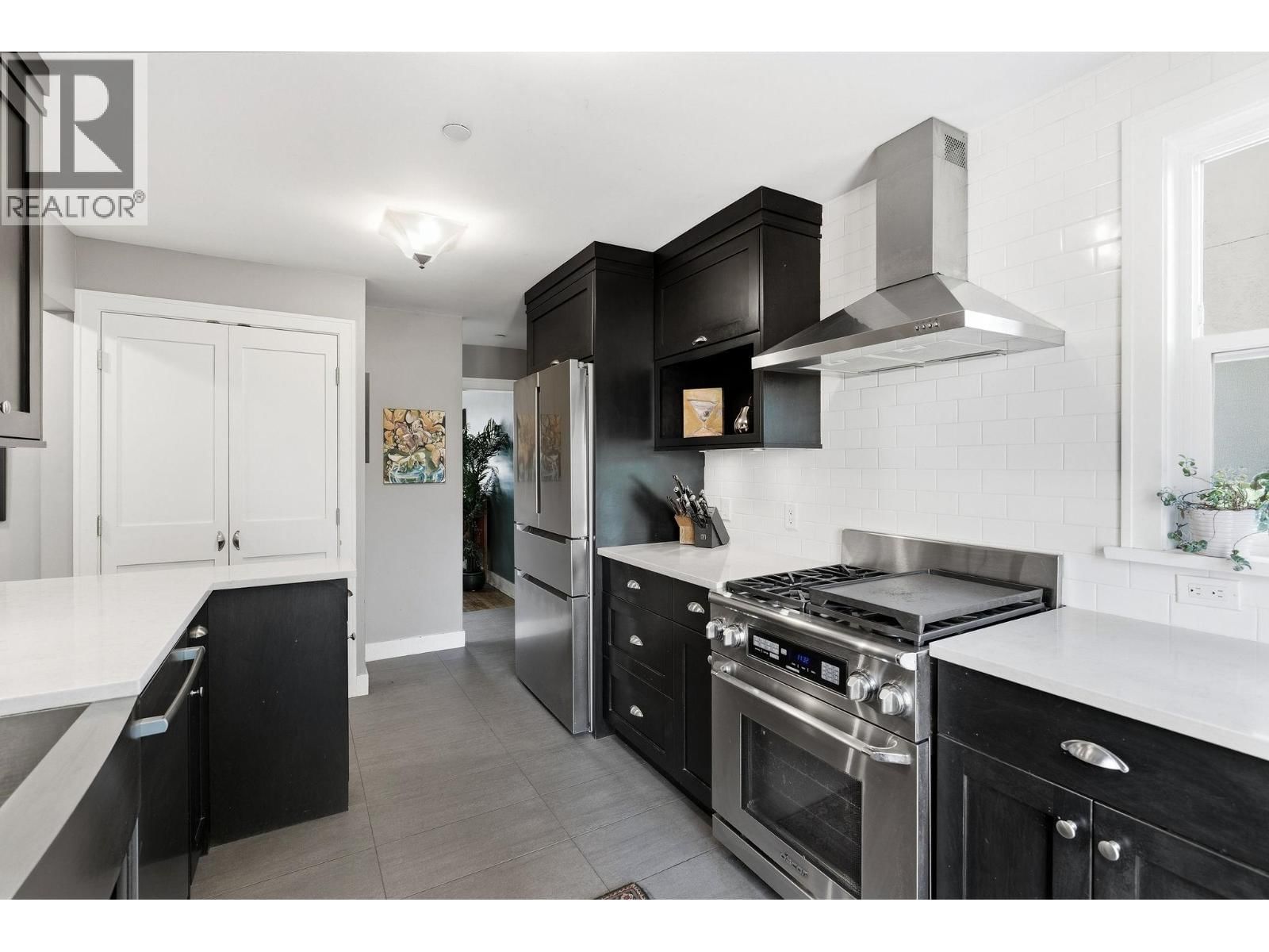 5655 ONTARIO STREET Image 10