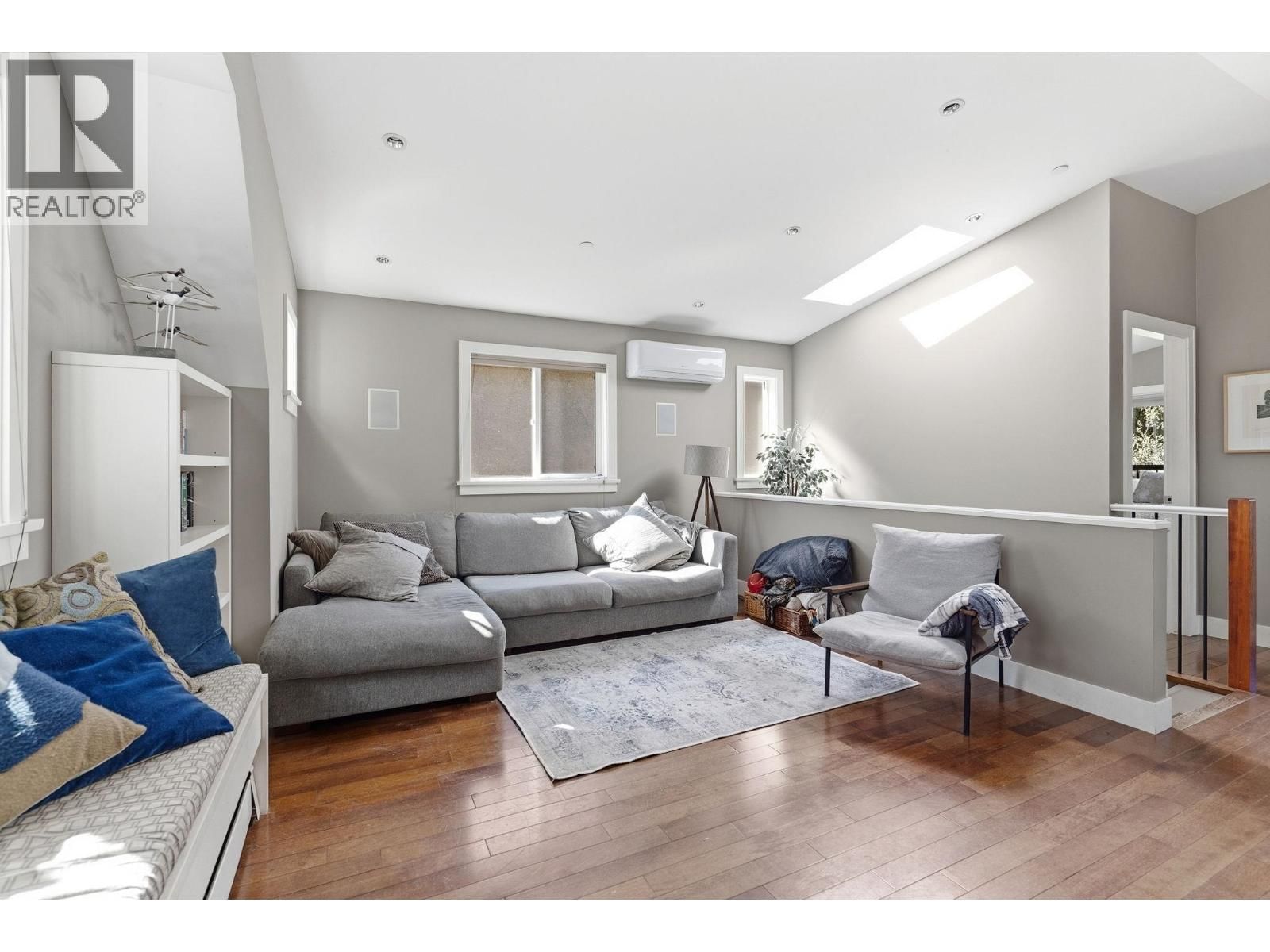 5655 ONTARIO STREET Image 17