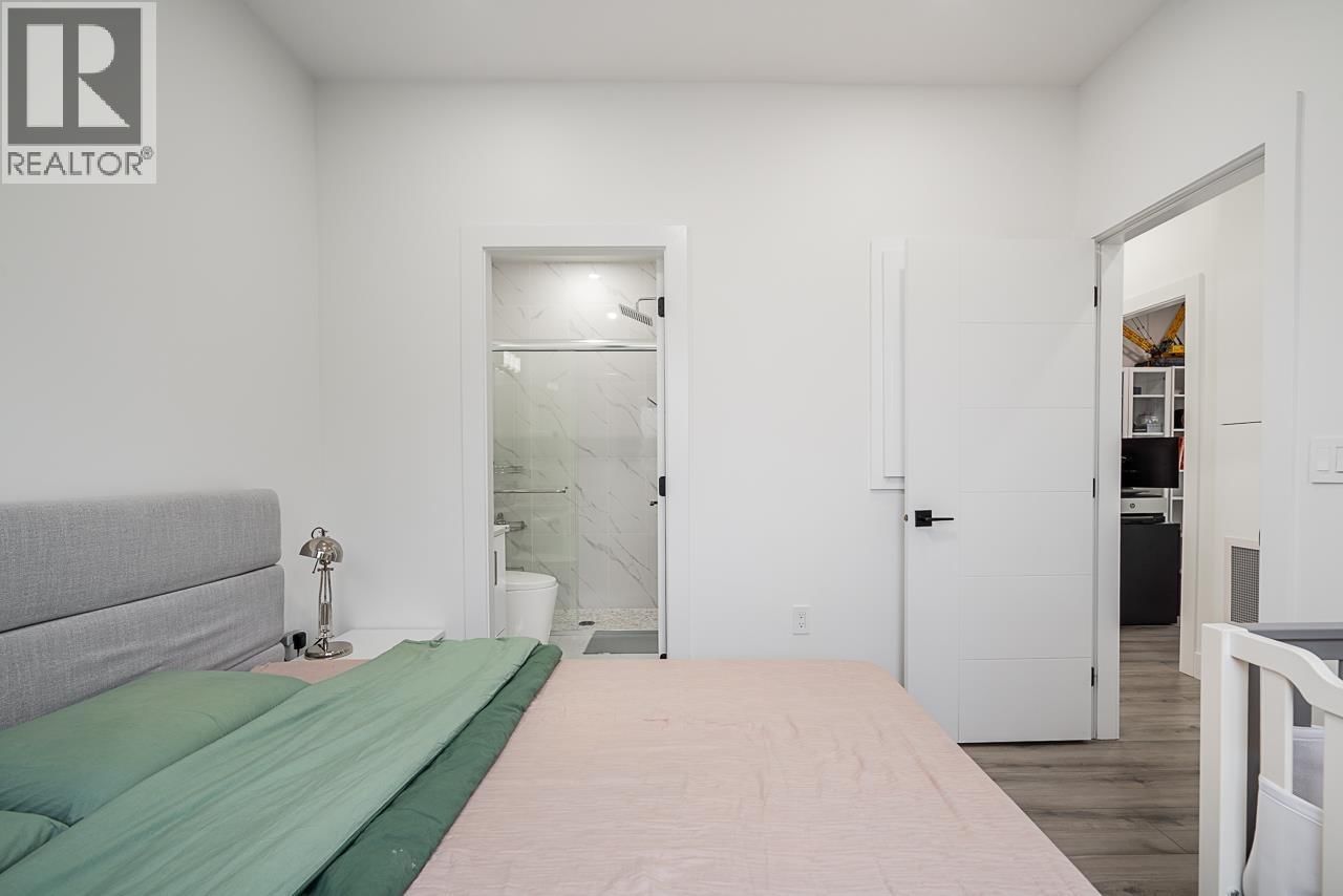 #2 - 4675 CANADA WAY Image 15