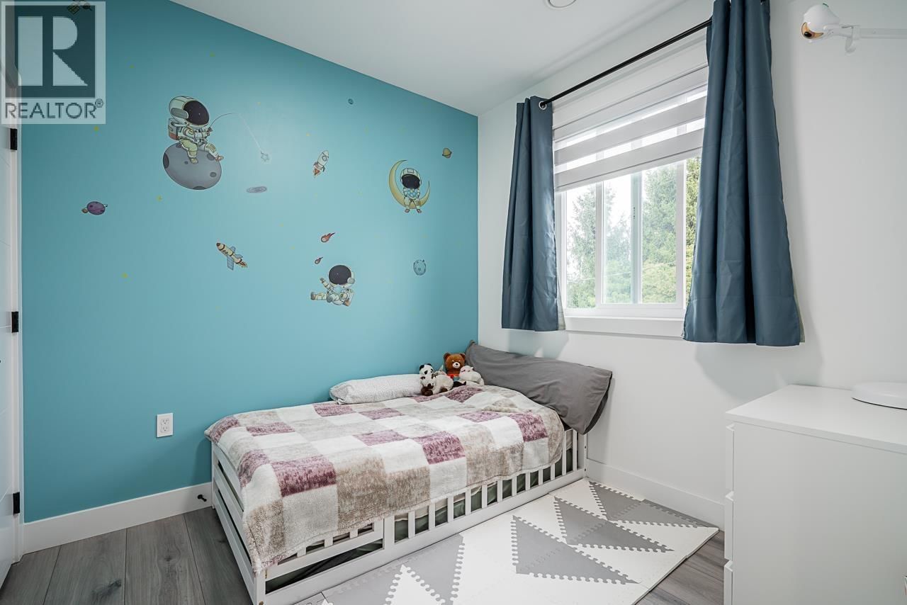 #2 - 4675 CANADA WAY Image 17