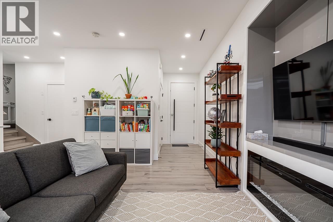 #2 - 4675 CANADA WAY Image 6