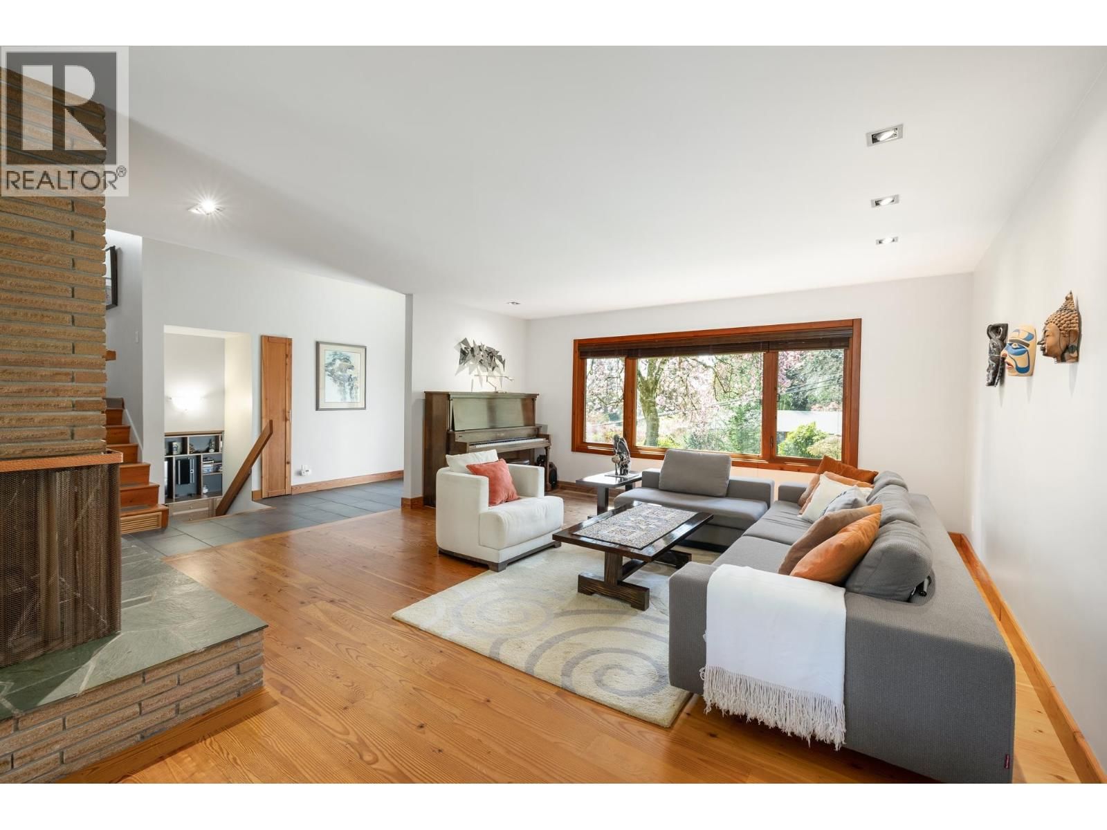 1374 15TH STREET Image 6