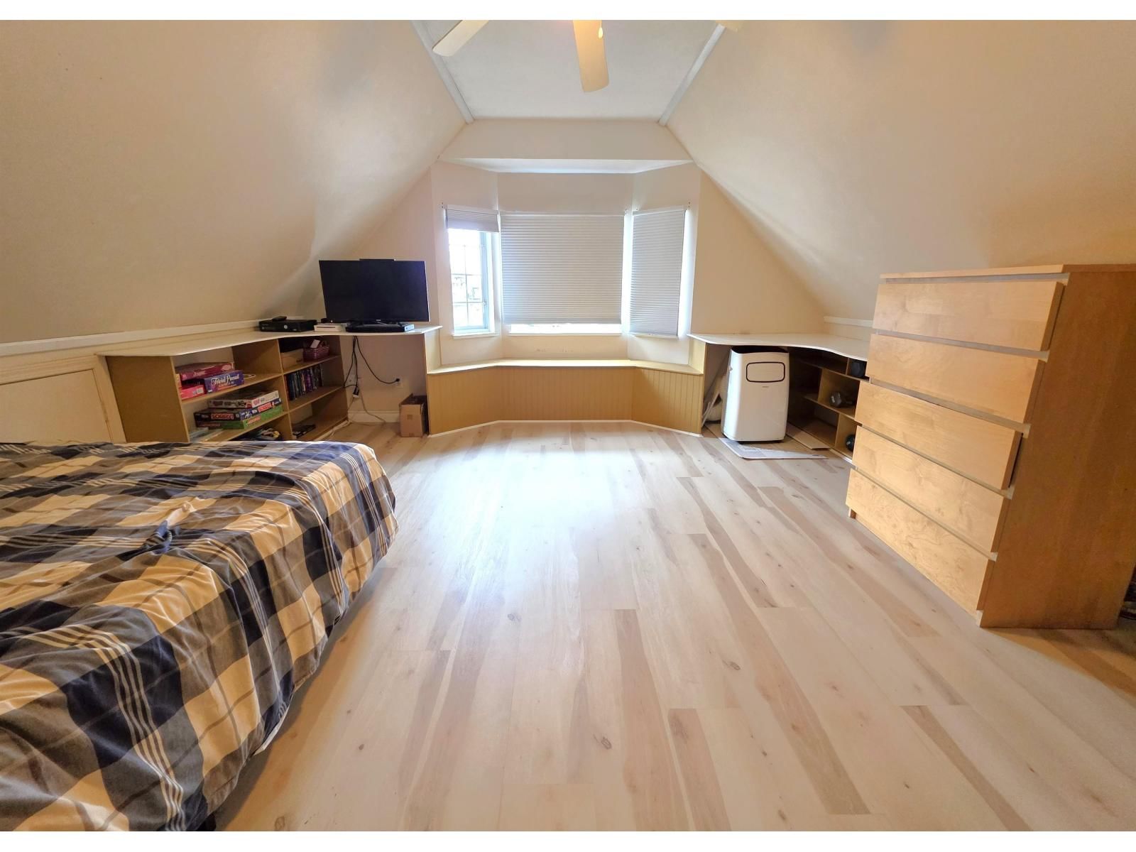 8412 213TH STREET Image 21