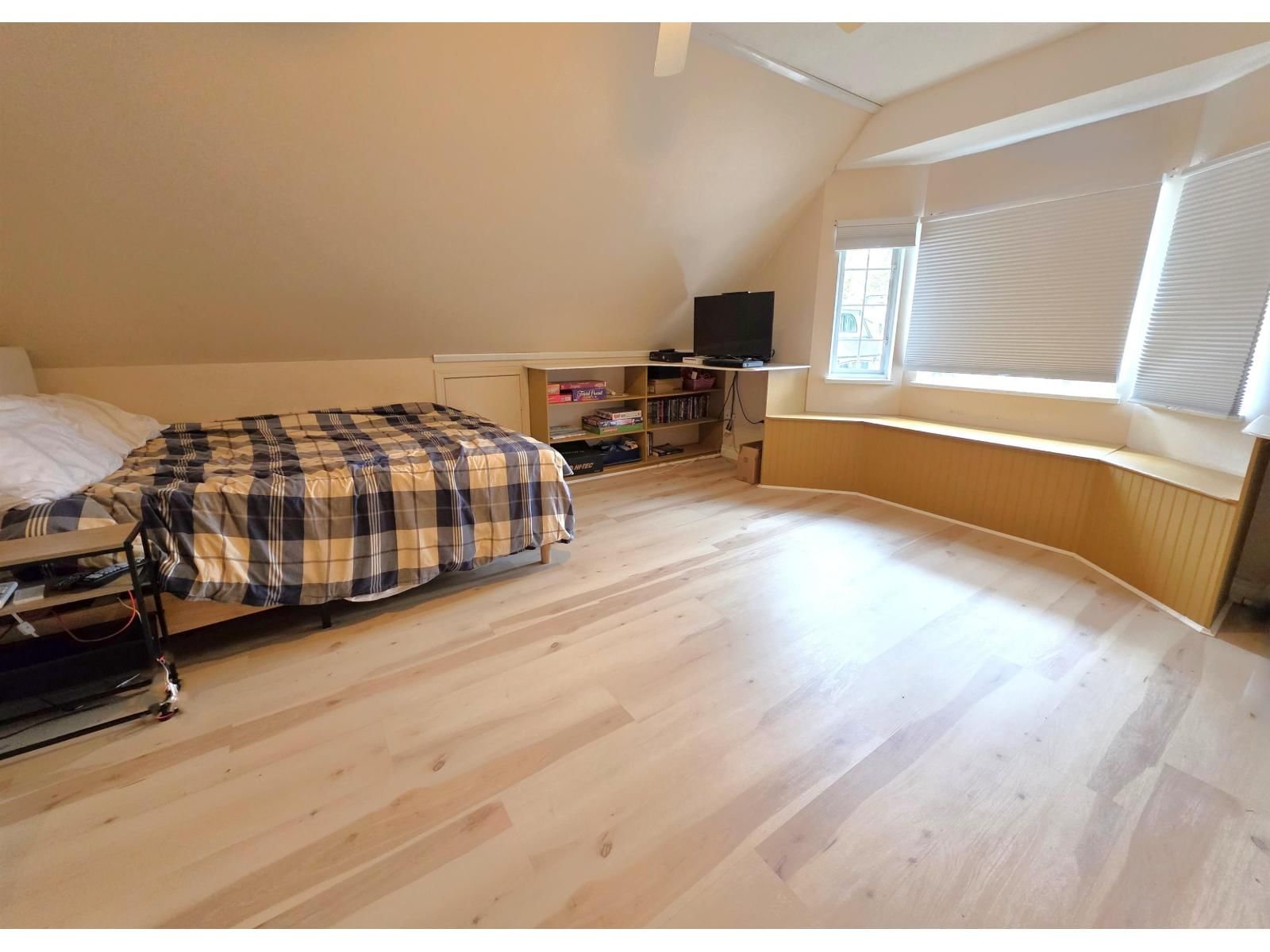 8412 213TH STREET Image 22