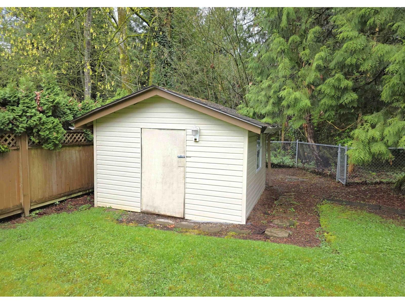 8412 213TH STREET Image 32