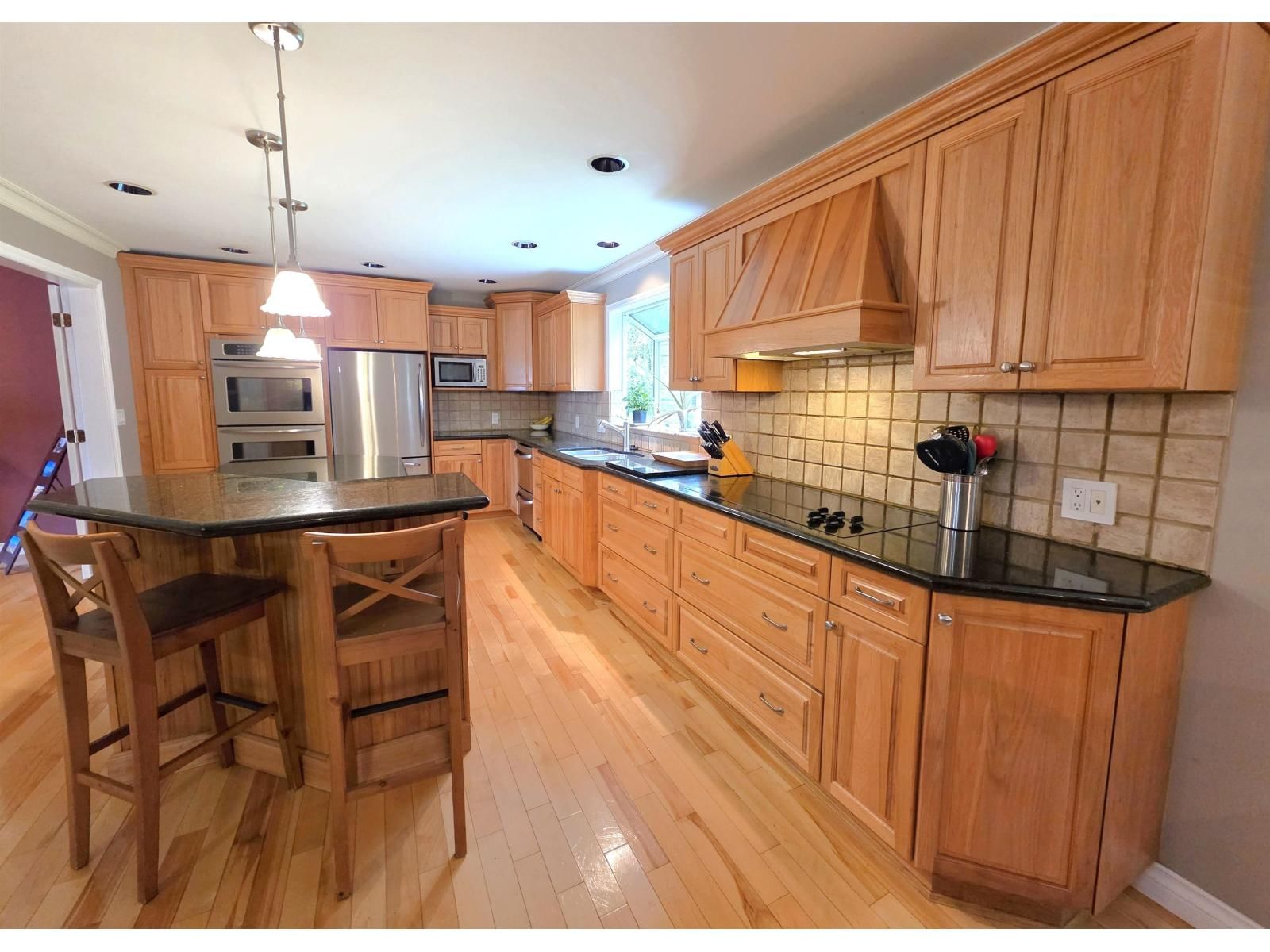 8412 213TH STREET Image 6