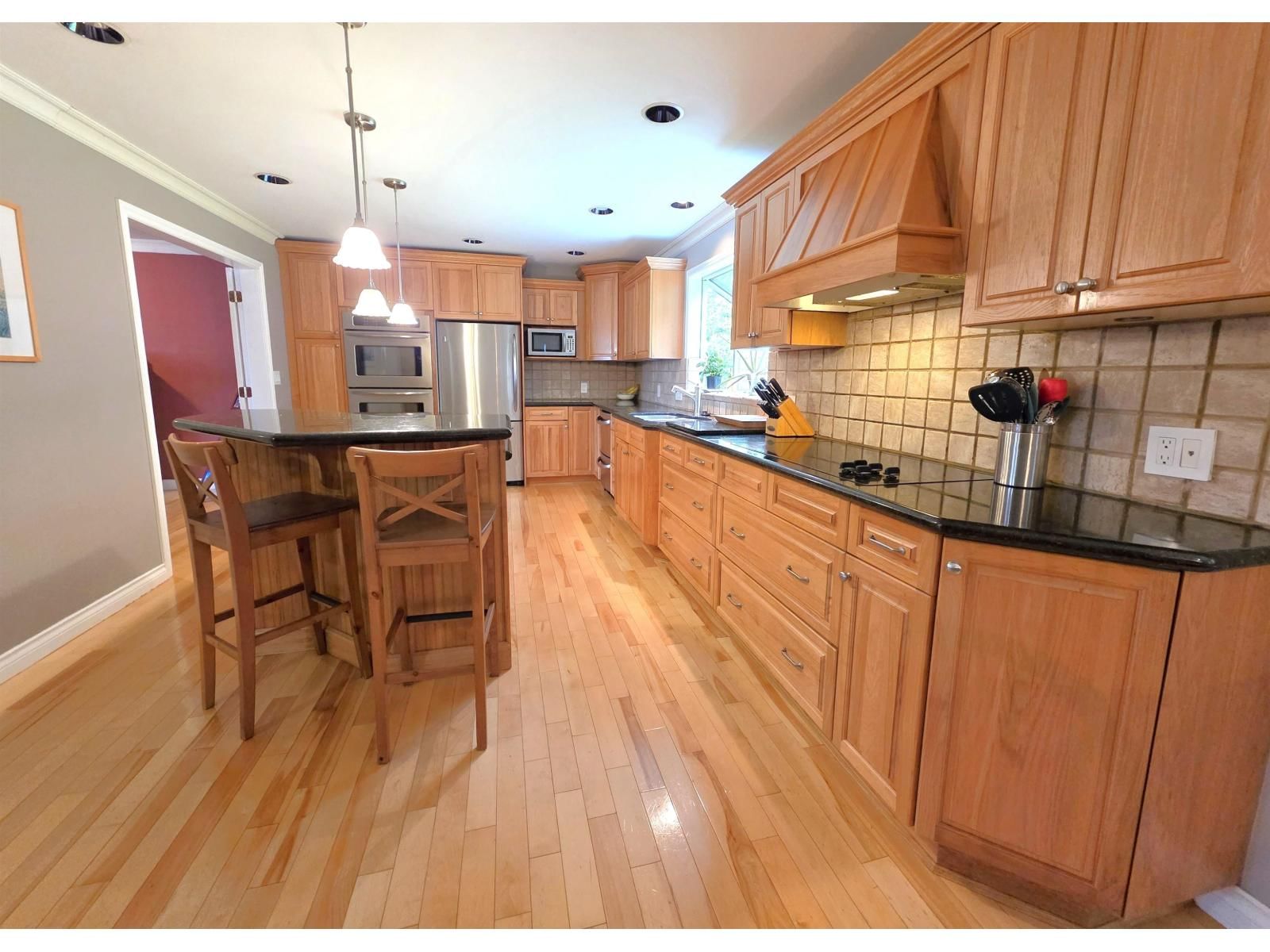 8412 213TH STREET Image 7