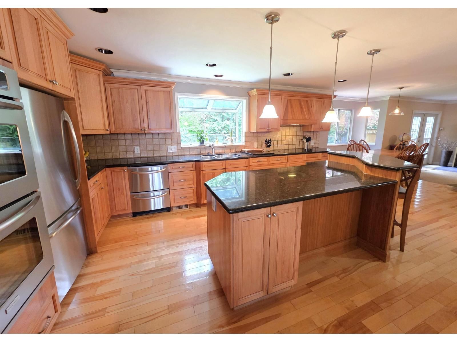 8412 213TH STREET Image 8