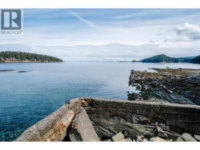 548 DALTON Drive | Mayne Island British Columbia | Slide Image Twenty