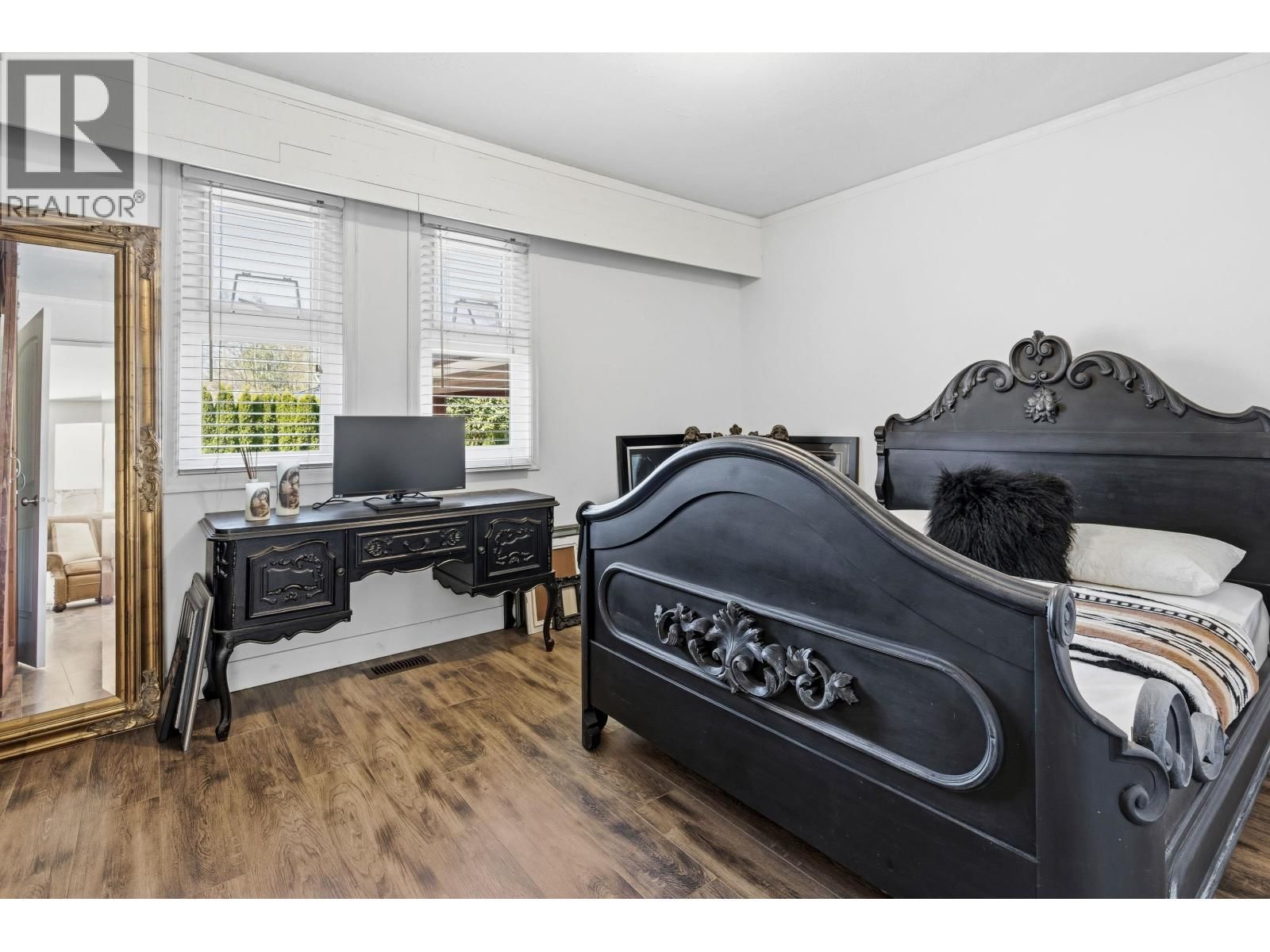 12082 261 STREET Image 24