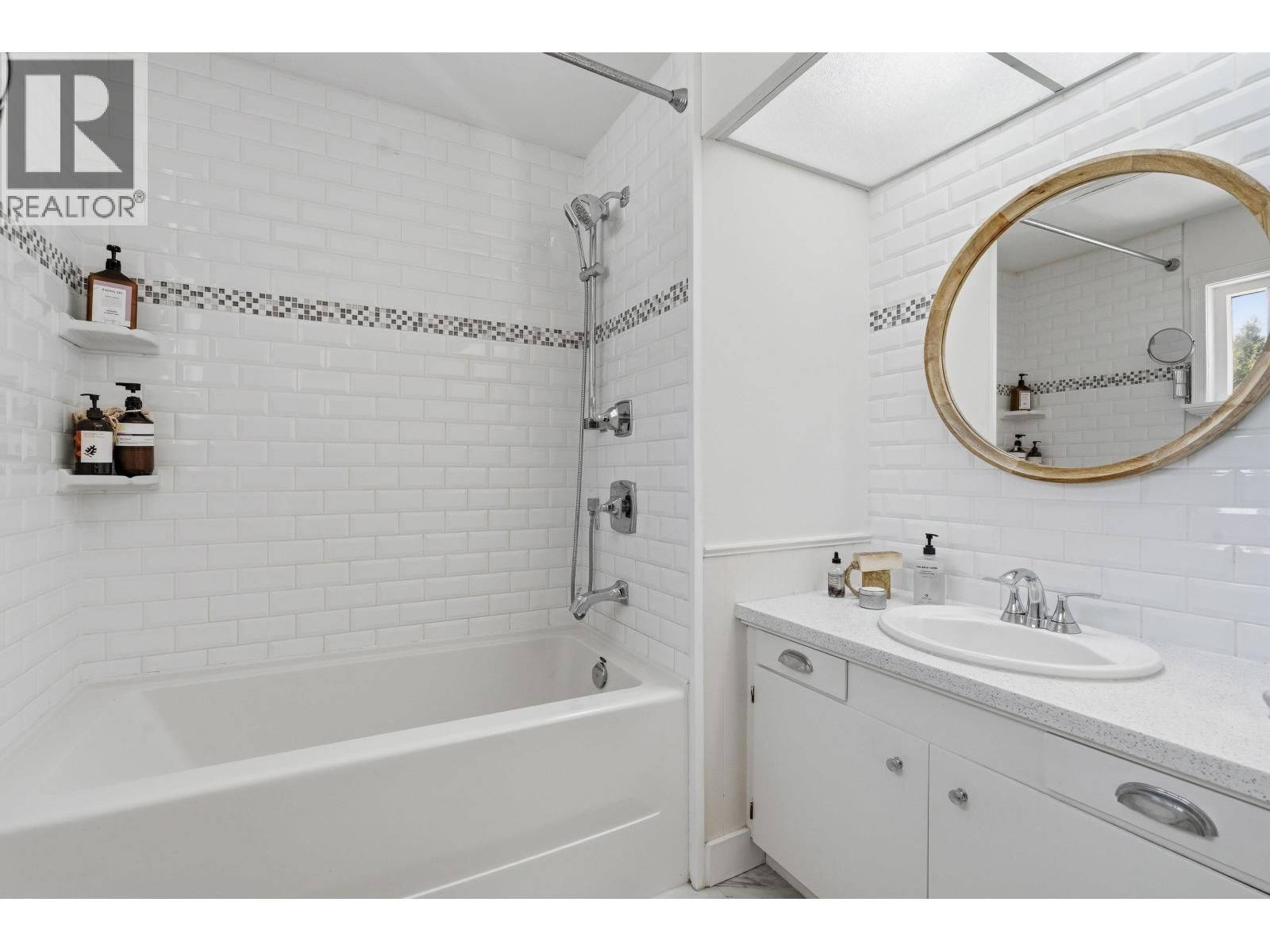 12082 261 STREET Image 32