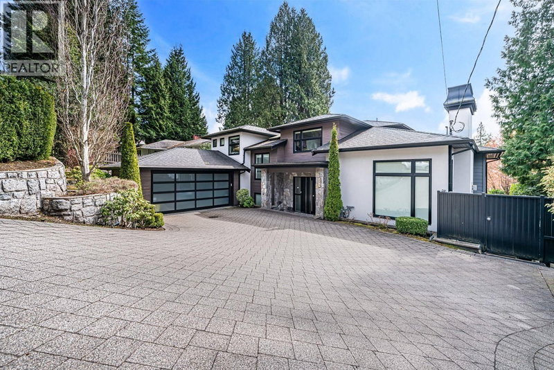 225 TAMARACK Road, North Vancouver, V7N1S3 | Image 2