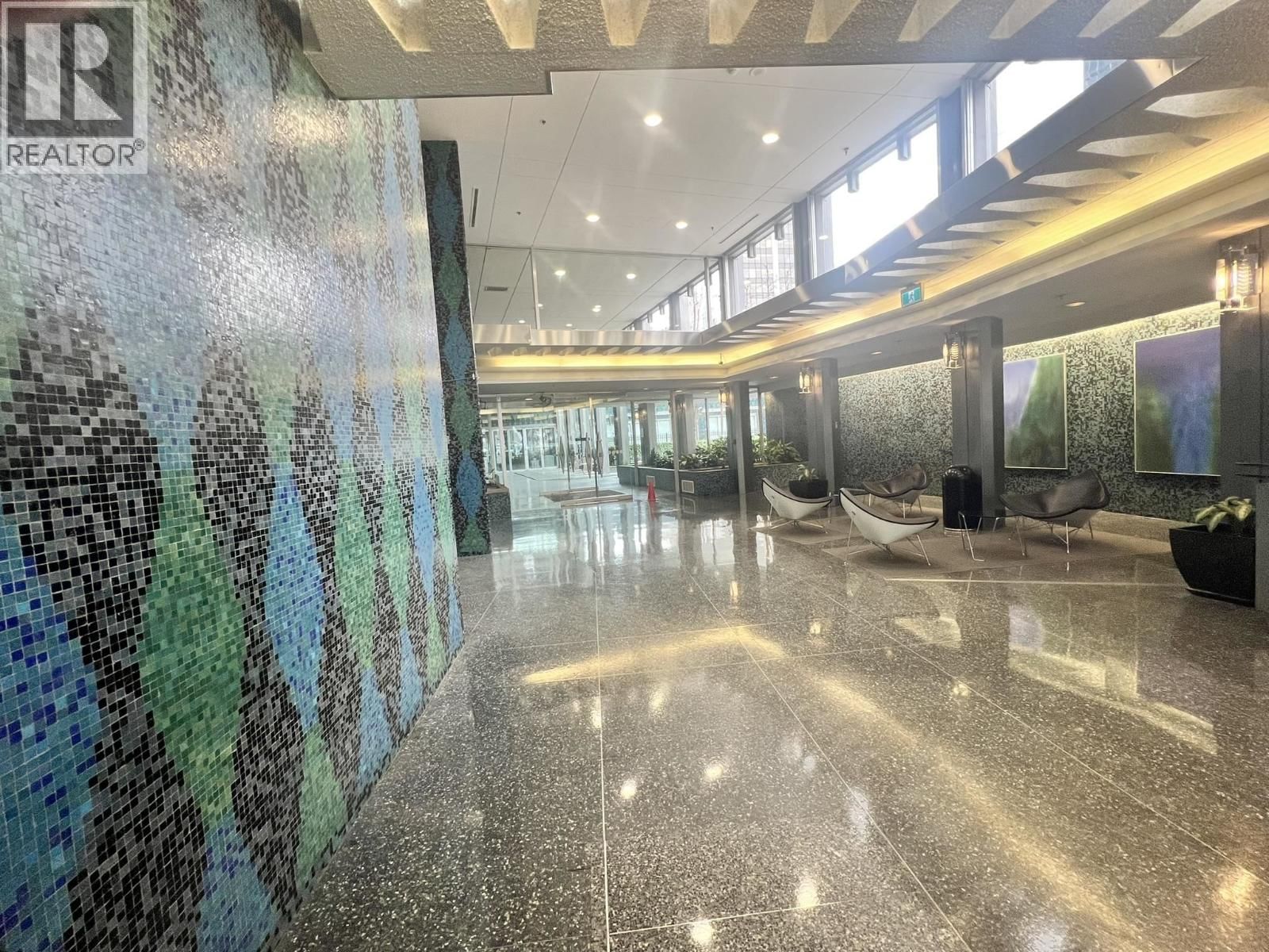 607 - 989 NELSON STREET Image 32